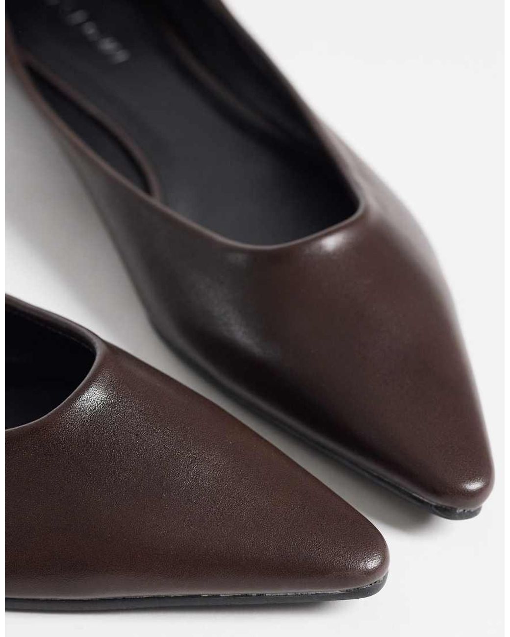 SEQWL White Scar Pointed Ballet Flats
