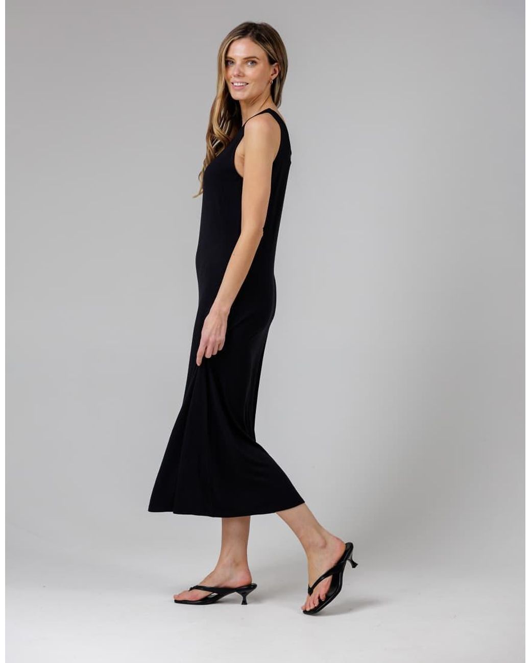 French Connection Black Sleeveless Scoop Neck Flowy Maxi Dress