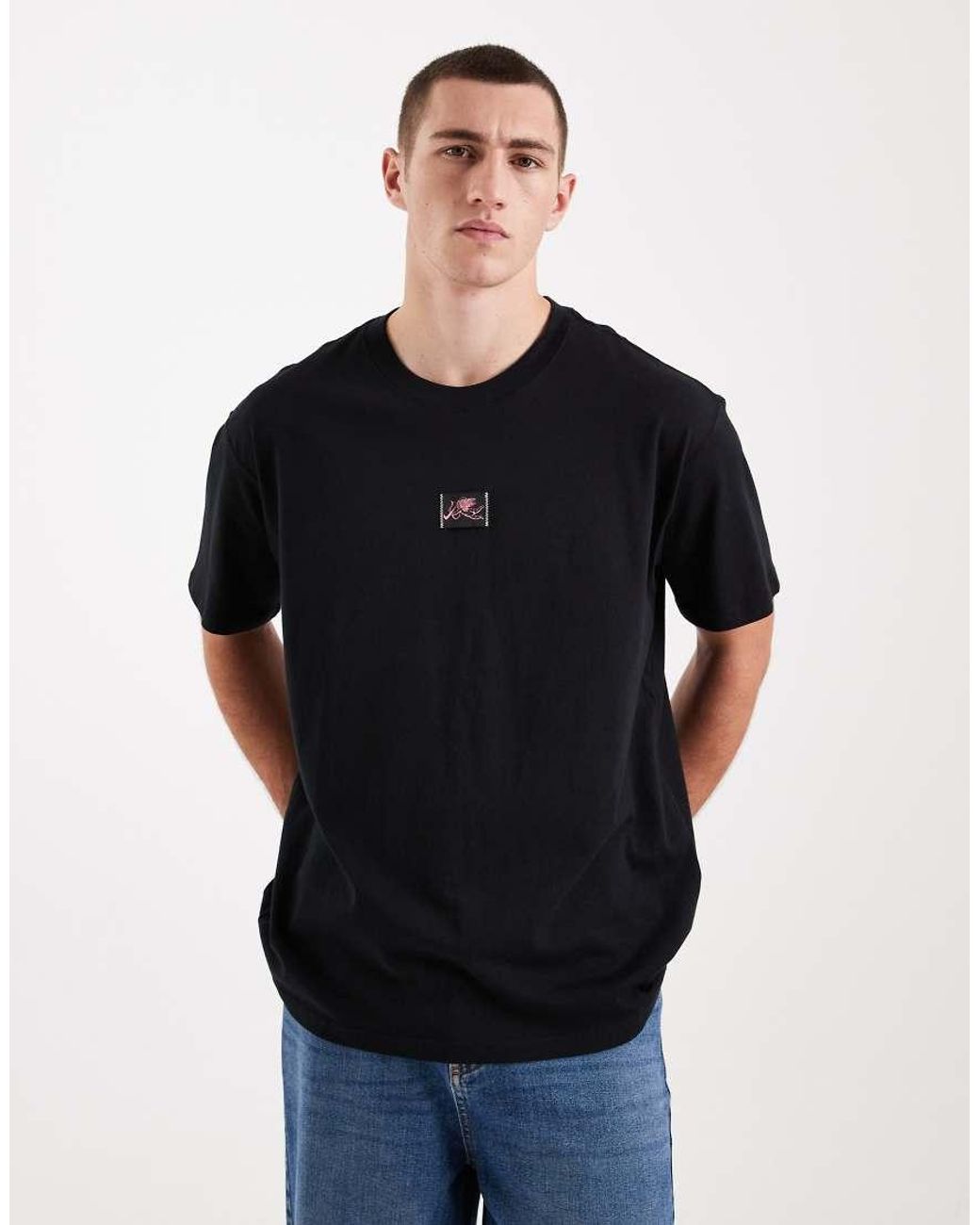 Nike Black Heart Graphic Back Print T-Shirt for men