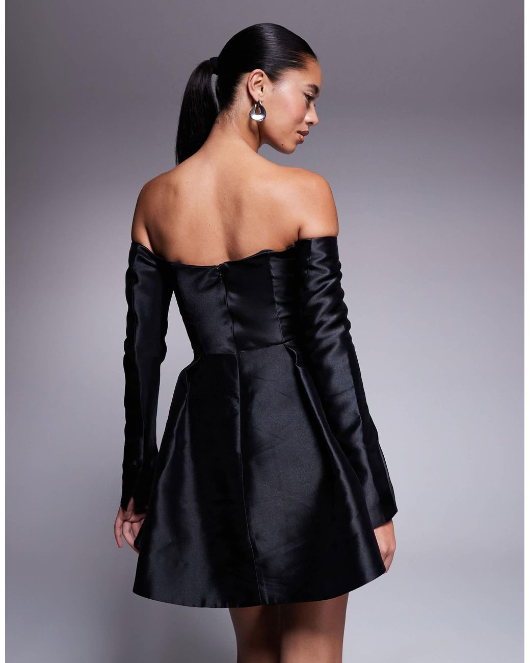 Robe courte structurée Forever New en coloris Black