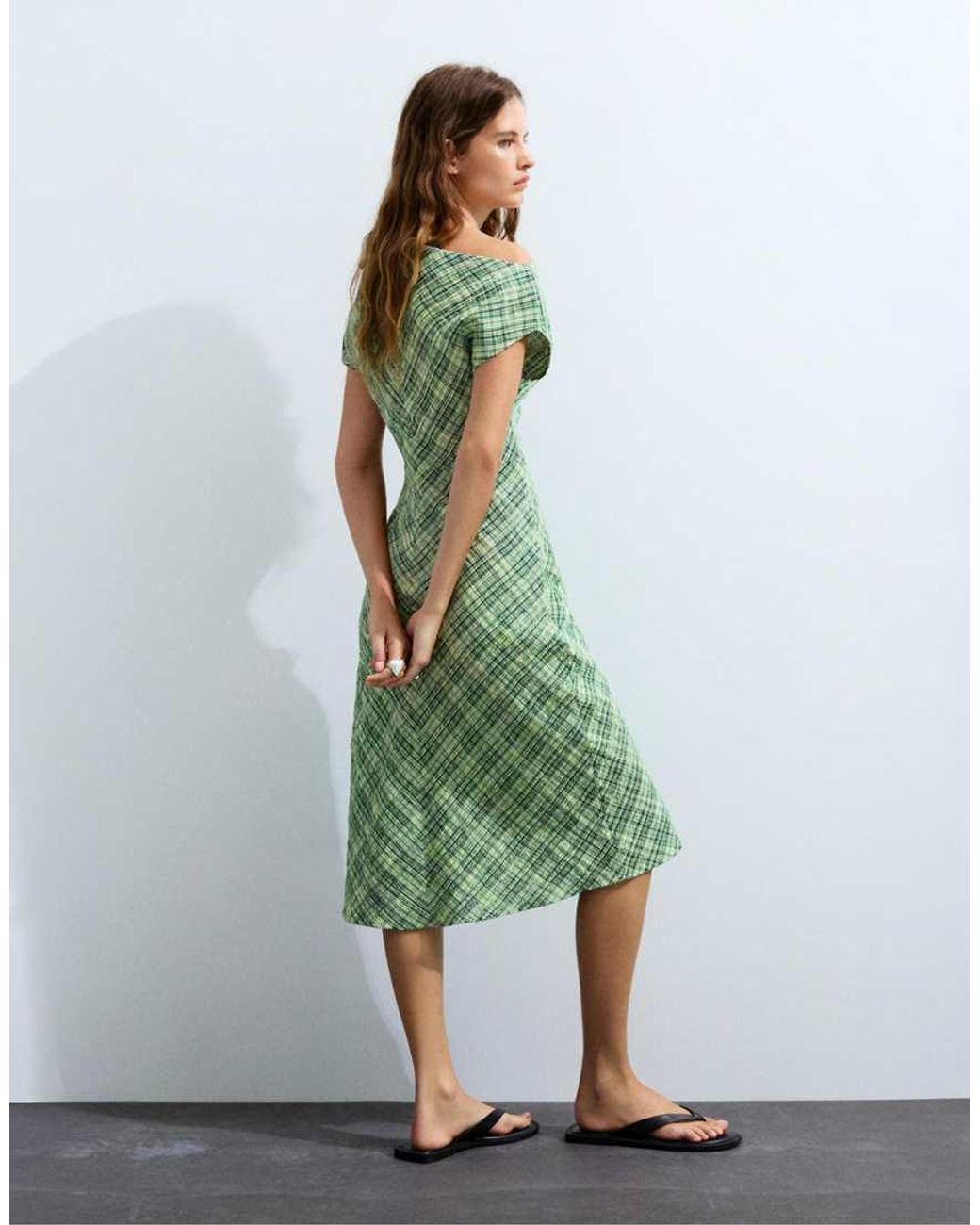 pull and bear green dress Pull&Bear Asymmetric Checked Midi in AlwaysShow