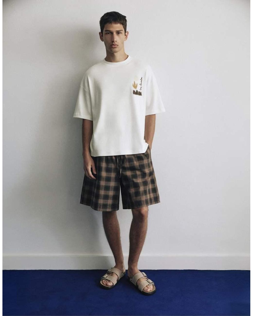 Pull&Bear White Short Sleeve Graphic T-shirt for men