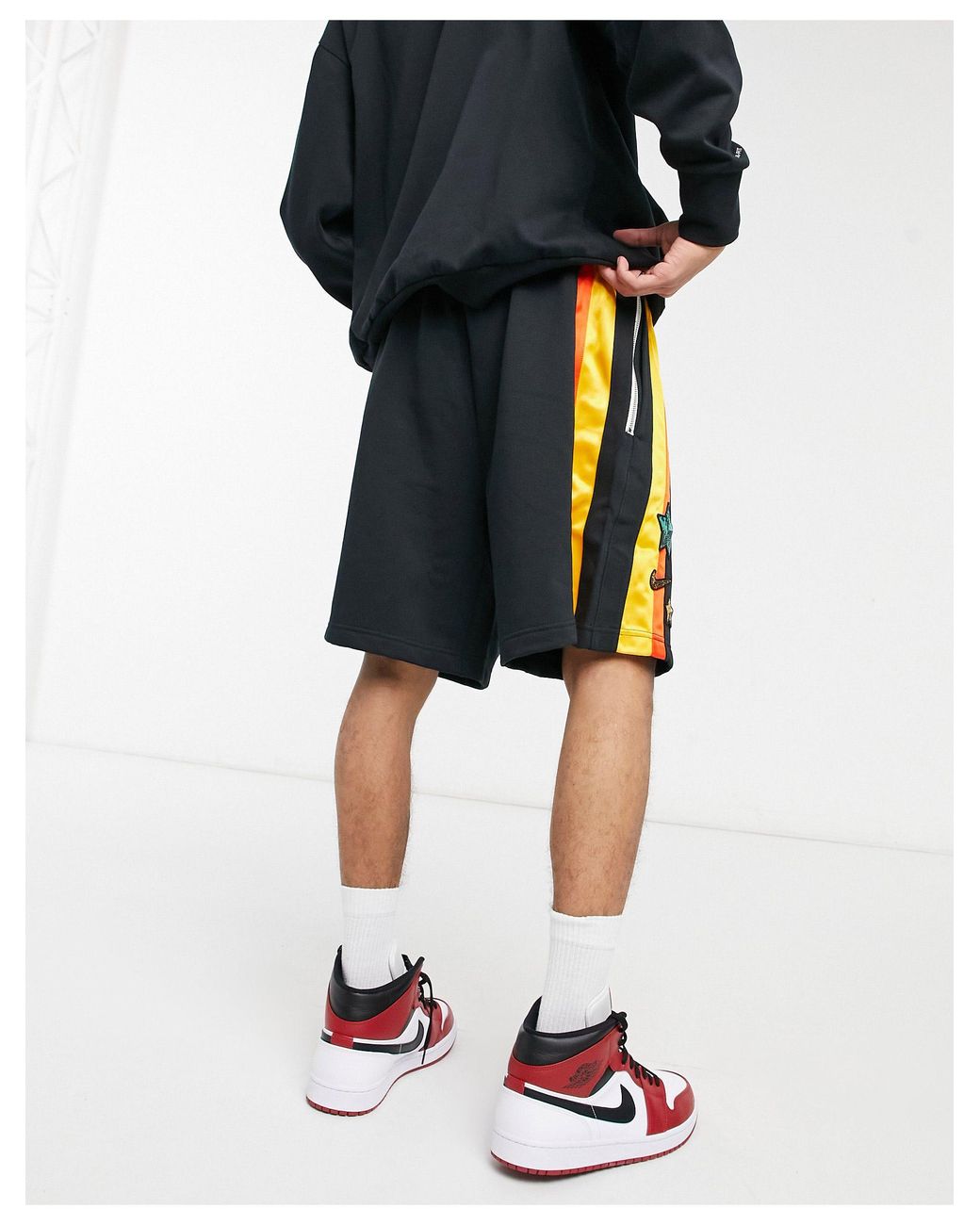 Nike Basketball Raygun Shorts in Black 