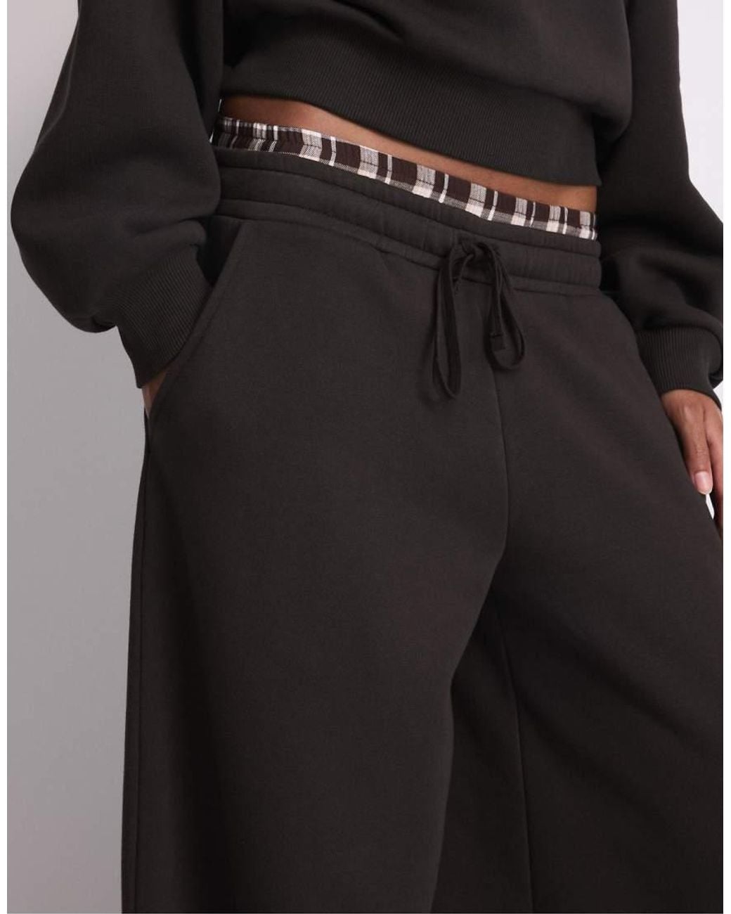 Stradivarius Brown Boxer-detail joggers