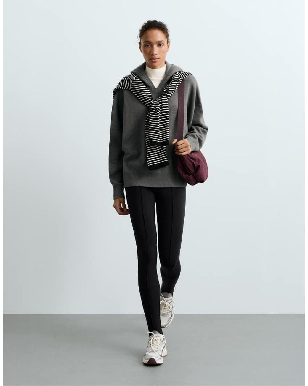 Oysho Blue Ankle-Length High Rise Warm Stirrup Leggings