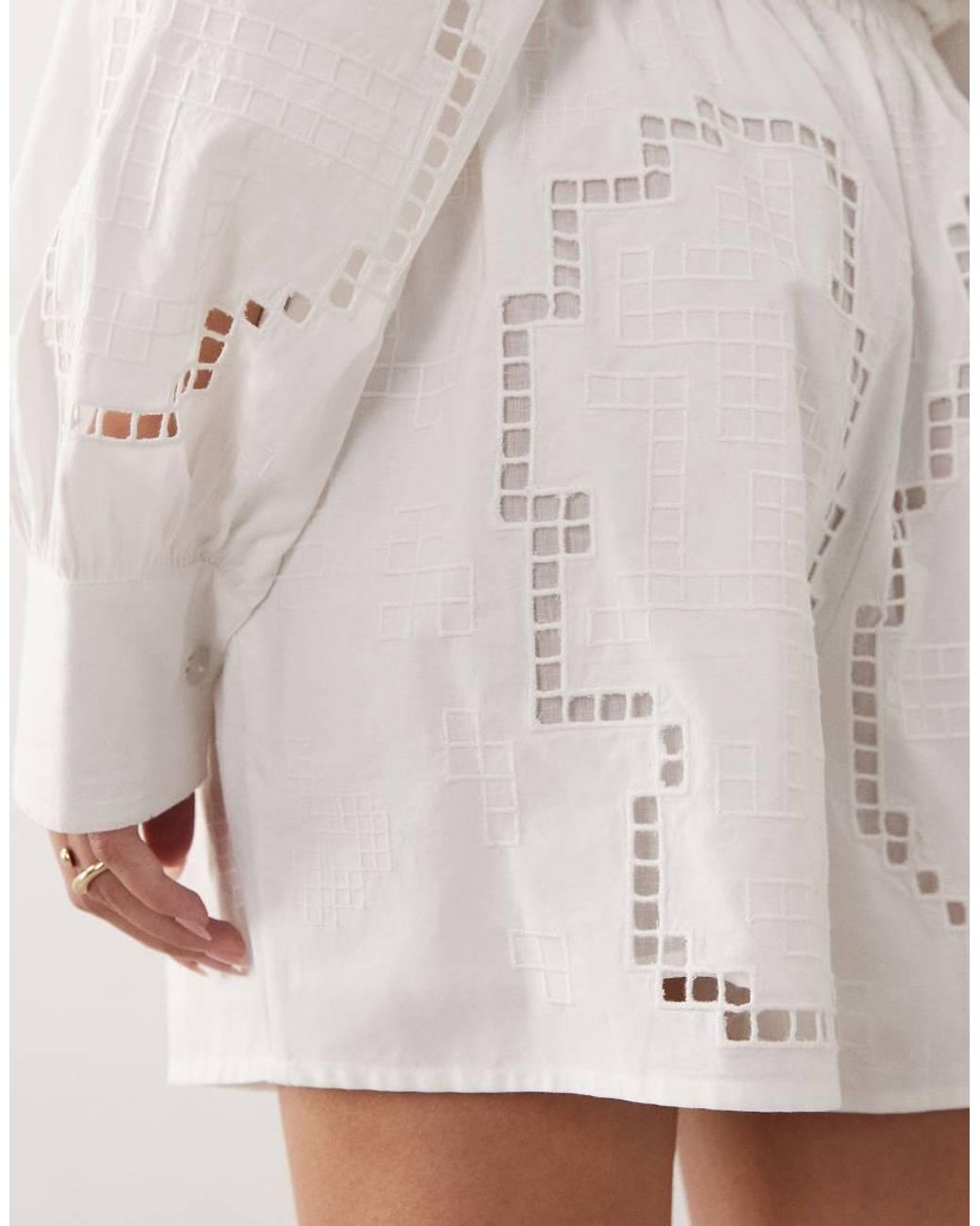 ARRANGE Natural Cutwork Embroidered Shorts