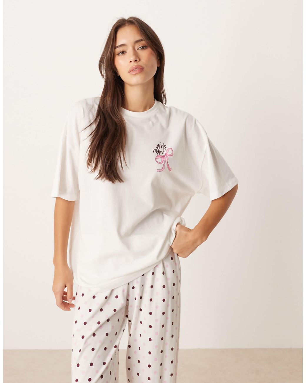 ASOS Natural – pyjama aus jersey, bestehend aus oversize-t-shirt mit "girls night"-motivprint und weit geschnittener hose