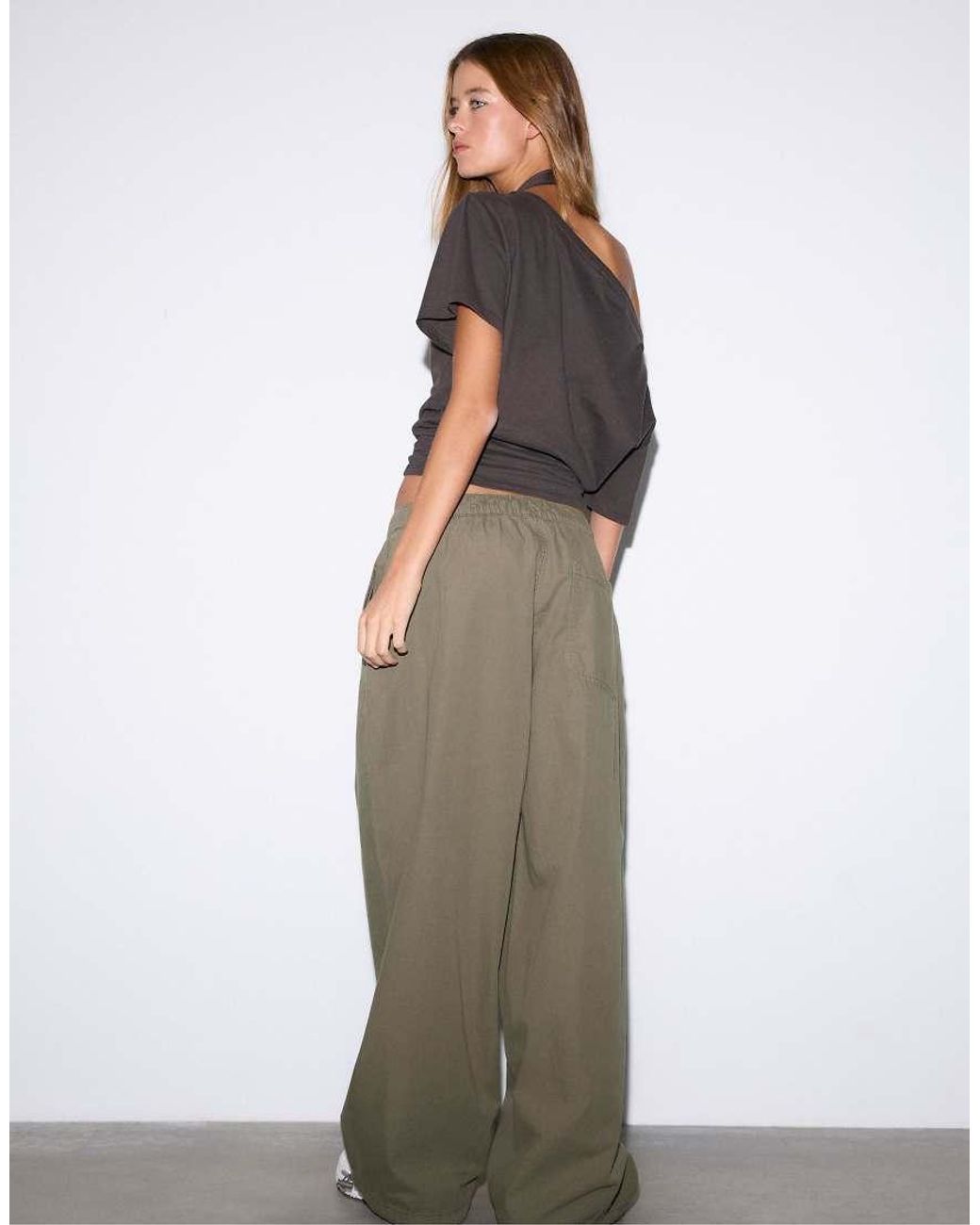 Stradivarius Green Barrel Poplin Trousers With Stoppers