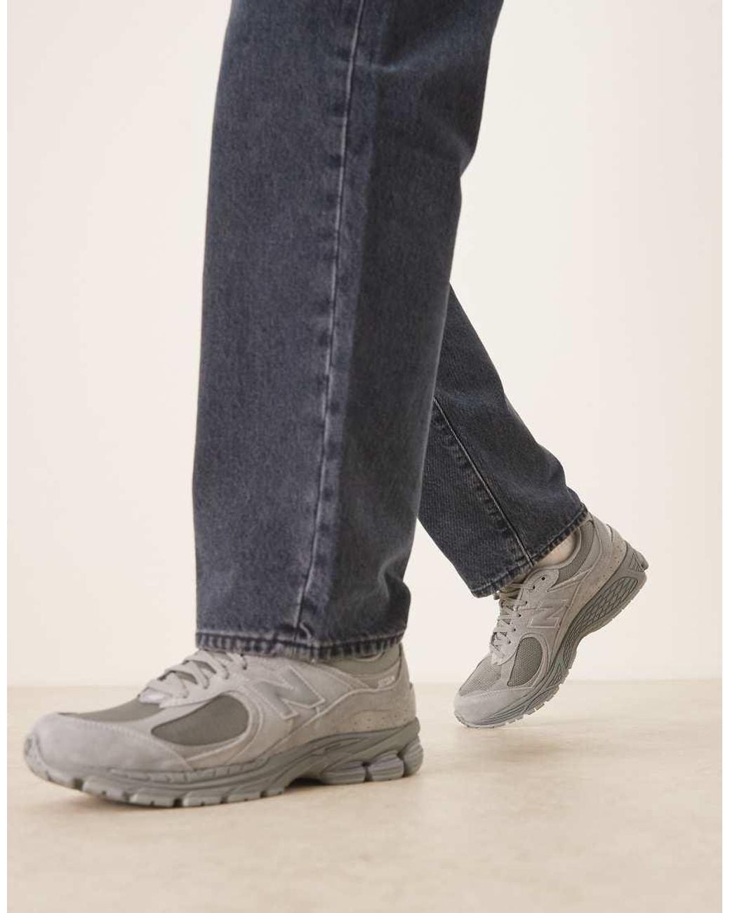 New Balance Gray 2002 Trainers for men