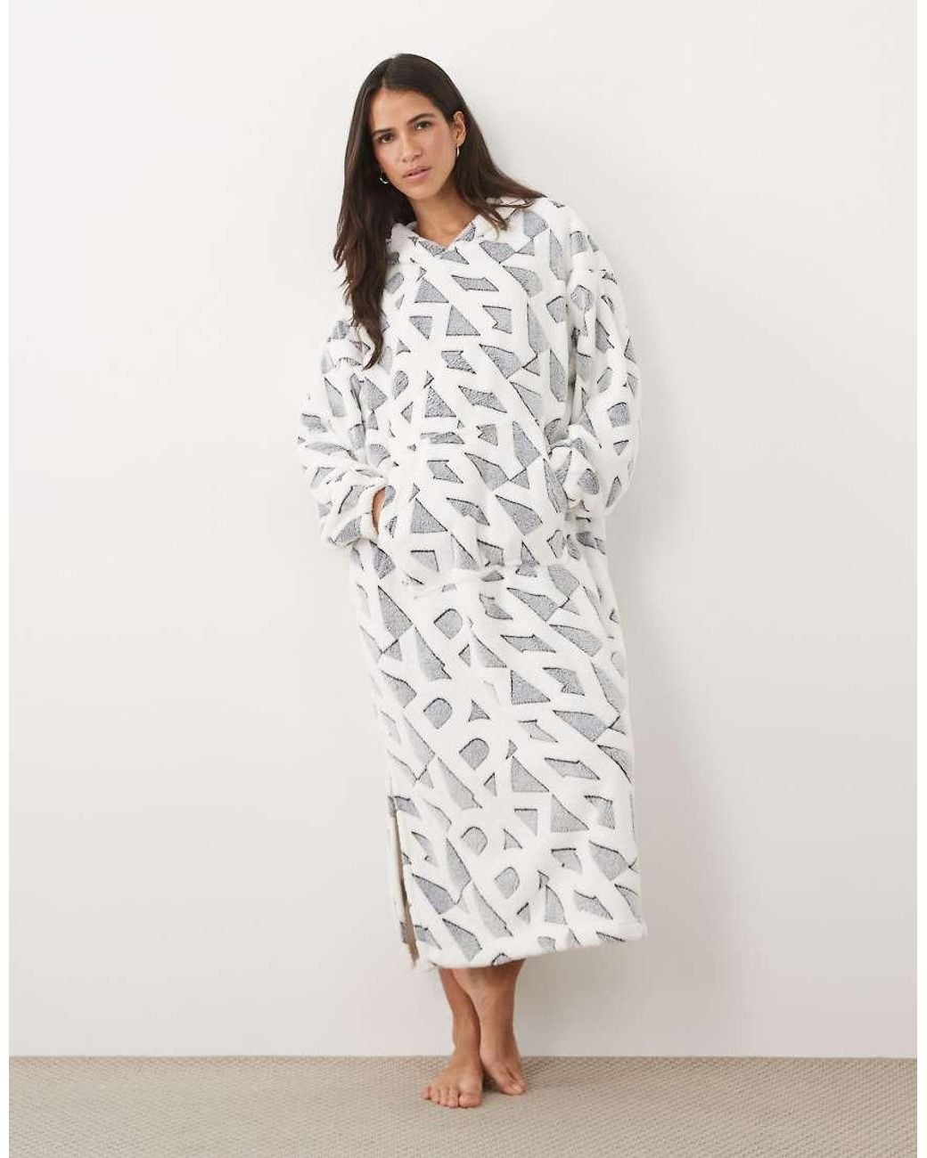 DKNY White Fleece Hooded Lounger Robe
