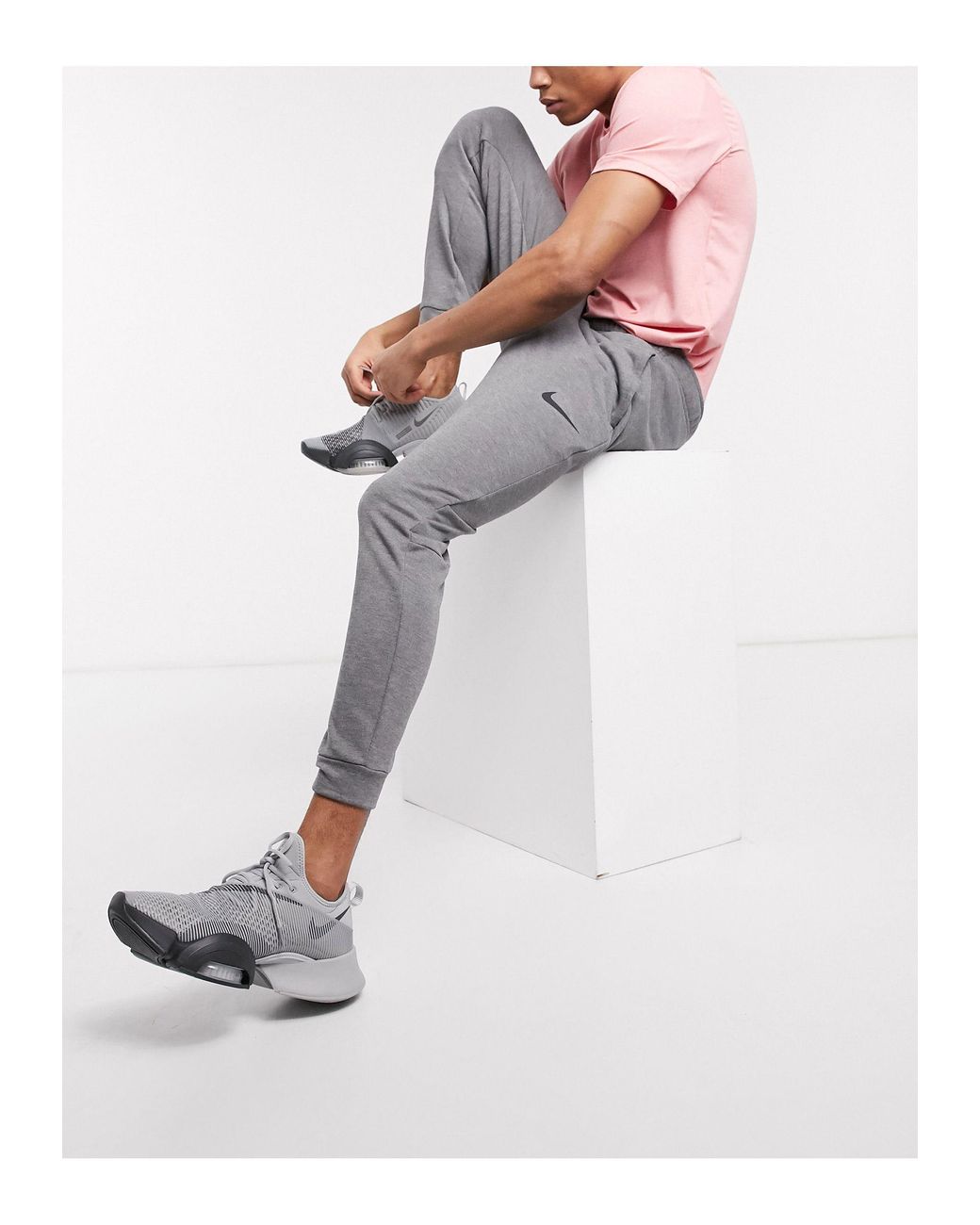 mens nike tapered joggers