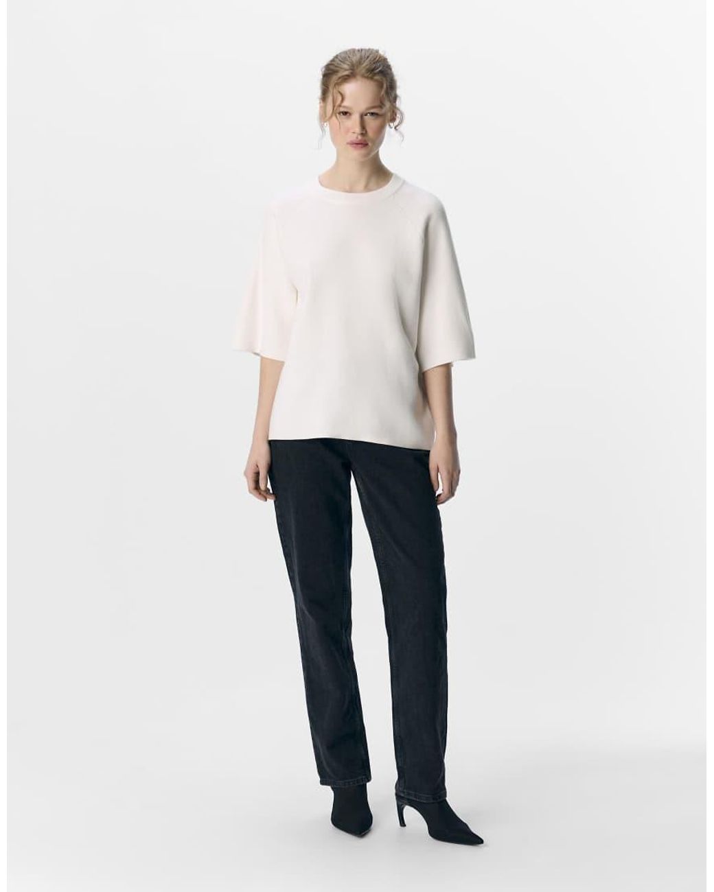 Top Color Cloud Dancer di Object in White