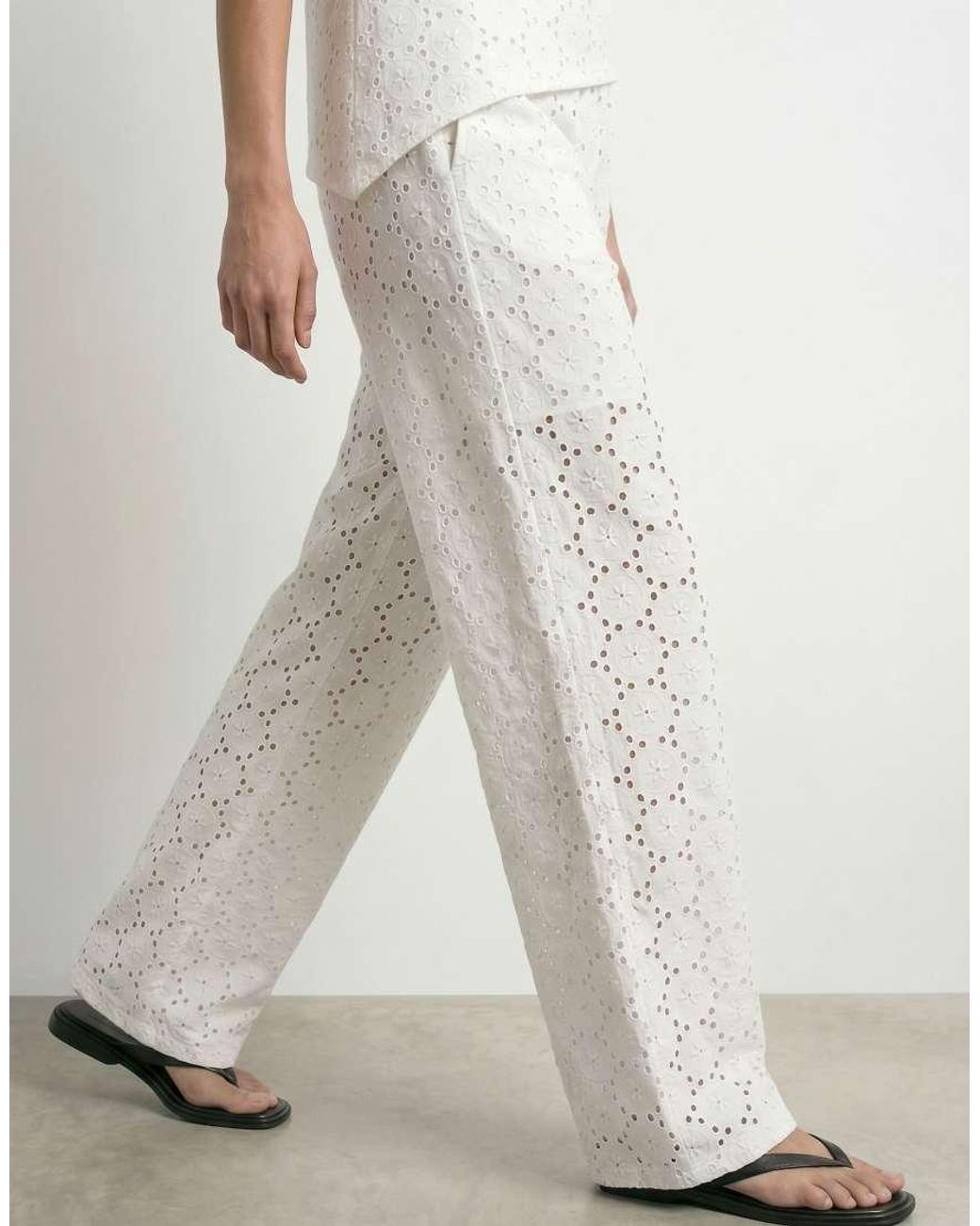 HYPEDROP White Loose-Fit Trousers