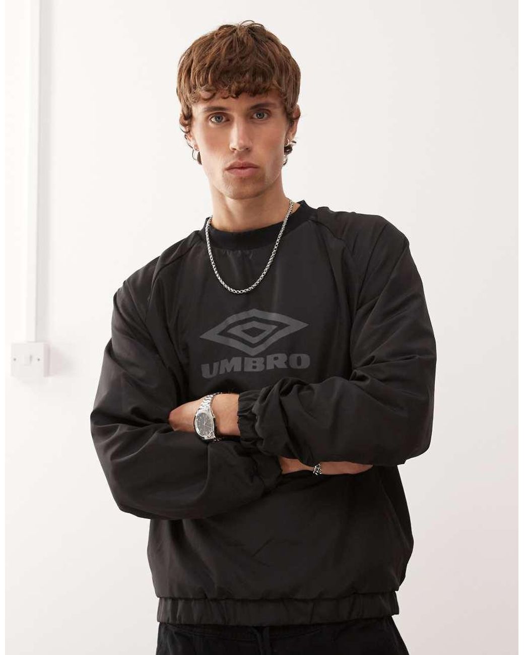 Umbro Red Reversible Crew Top for men