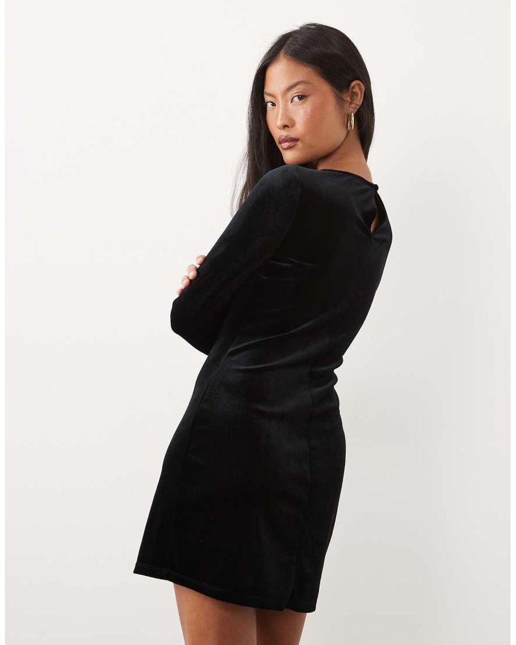 Nobody's Child Petite Black Bobbie Velvet Boat Neck Mini Dress