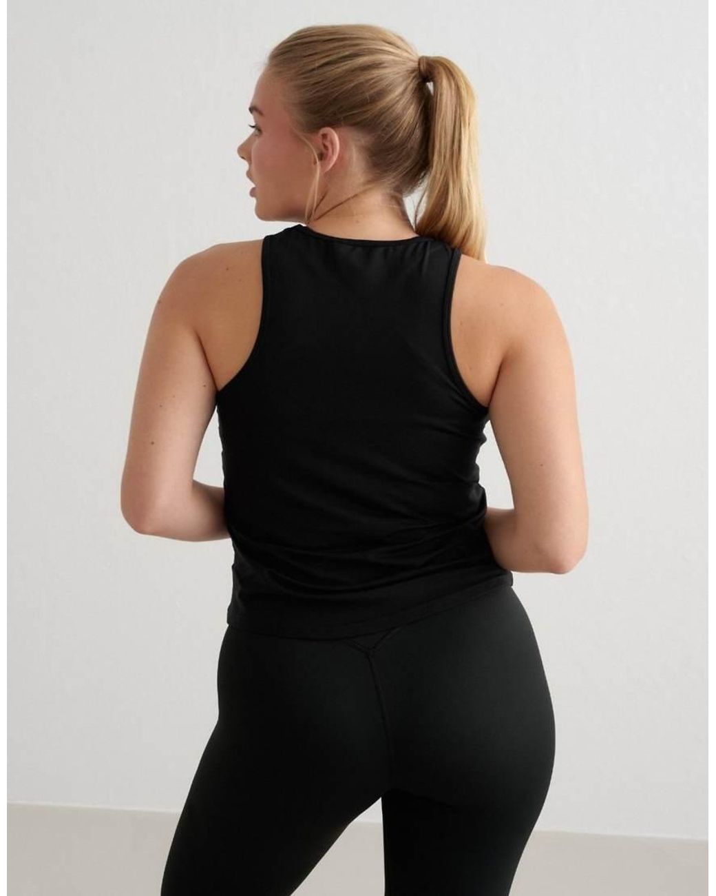 Aim'n Black Soft Basic Singlet