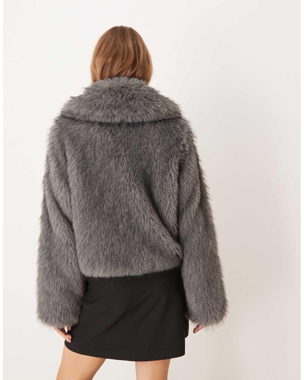 Chaqueta Corta Con Solapas De Piel De Threadbare de color Gray