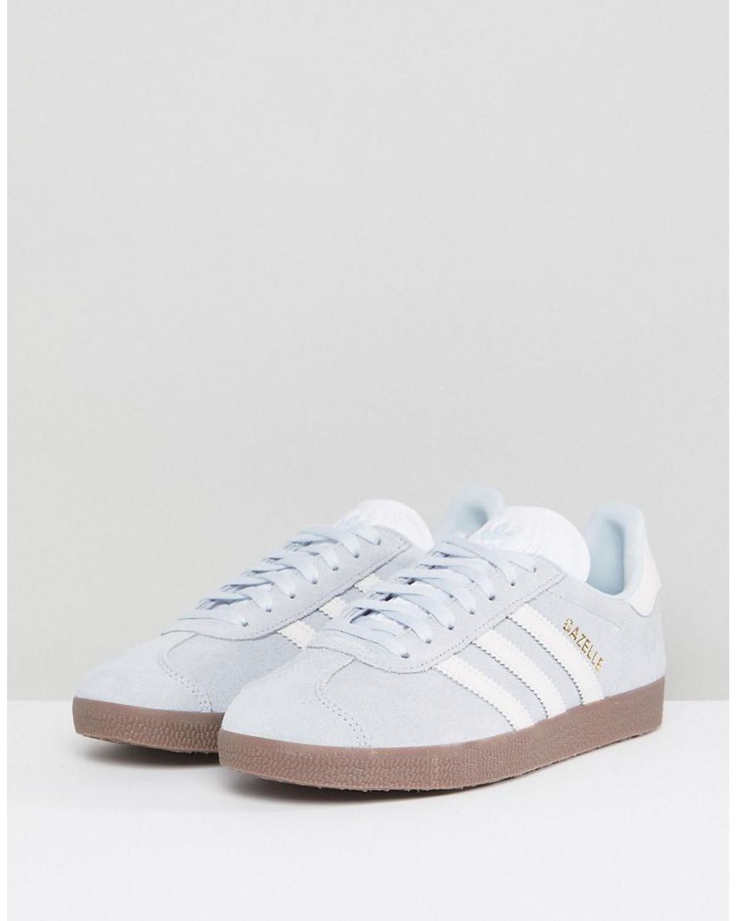 black gazelles with brown sole