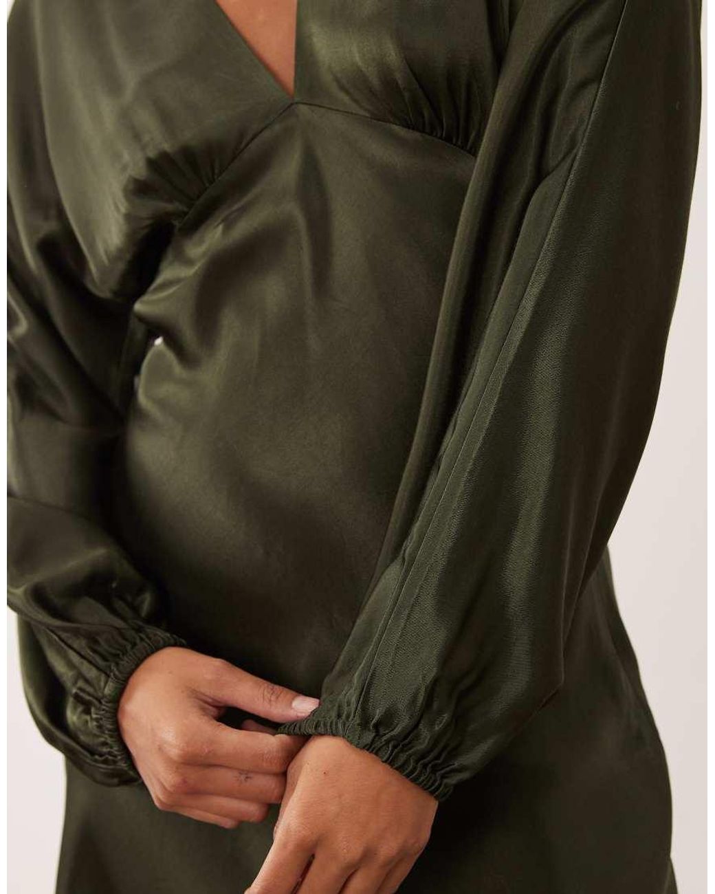 Nobody's Child Petite Green Allura Plunge Neck Blouson Sleeve Mini Dress