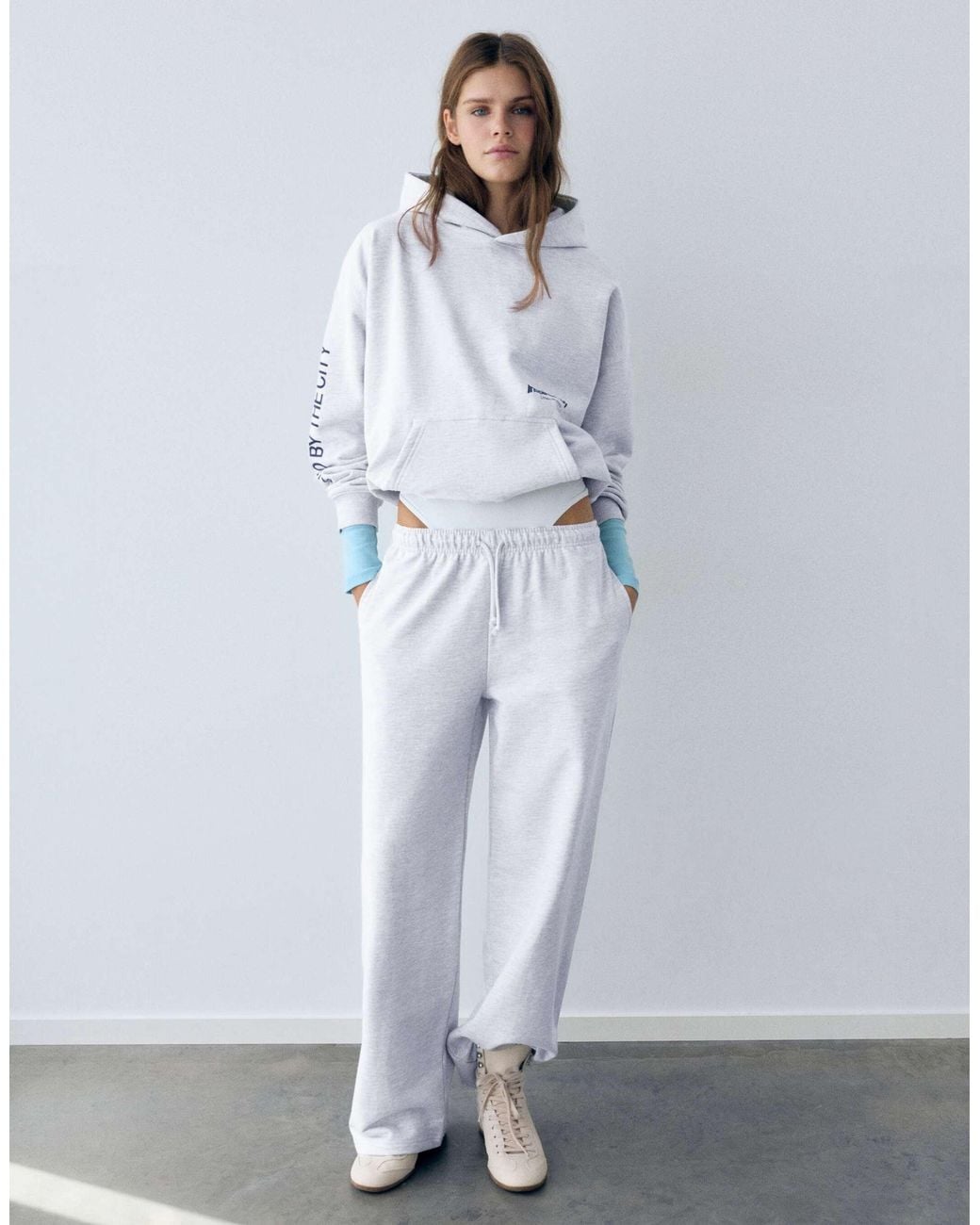 Sweat à capuche imprimé graphique chiné Pull&Bear en coloris White