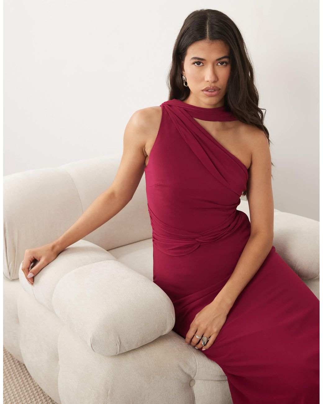 Robe longue drapée TFNC London en coloris Pink