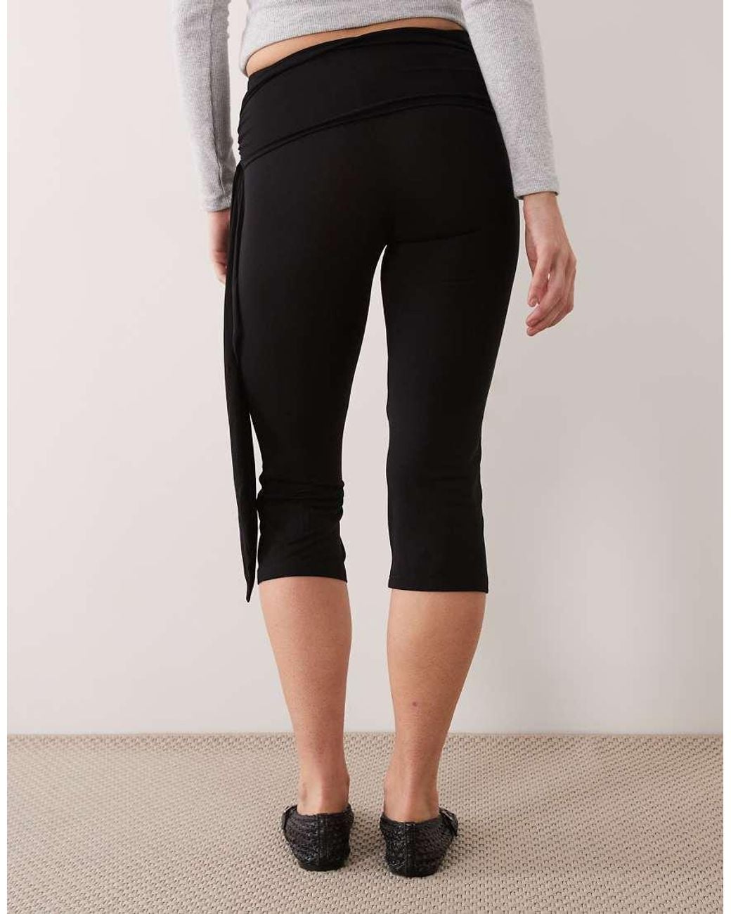 Motel Natural Tie Waist Capris