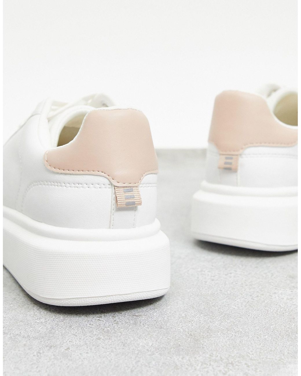pull and bear flatform