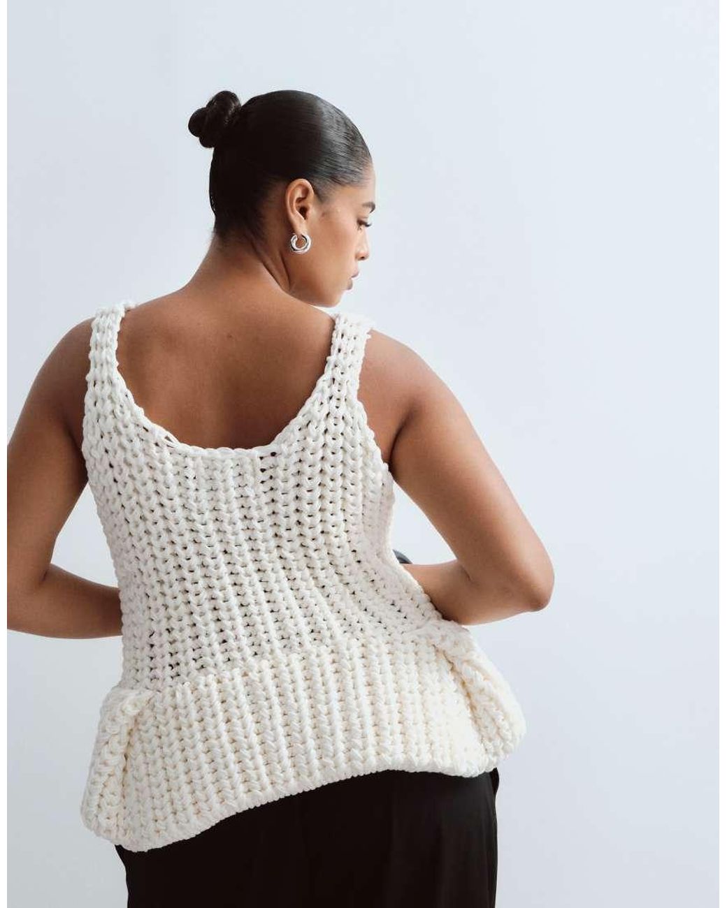 ARRANGE White Curve Chunky Hand Knit Peplum Top