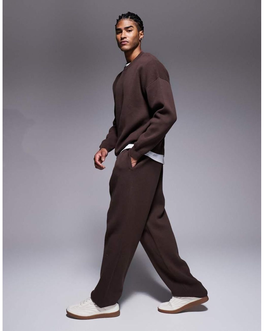Joggers Marrones Extragrandes De Punto De ASOS de hombre de color Black