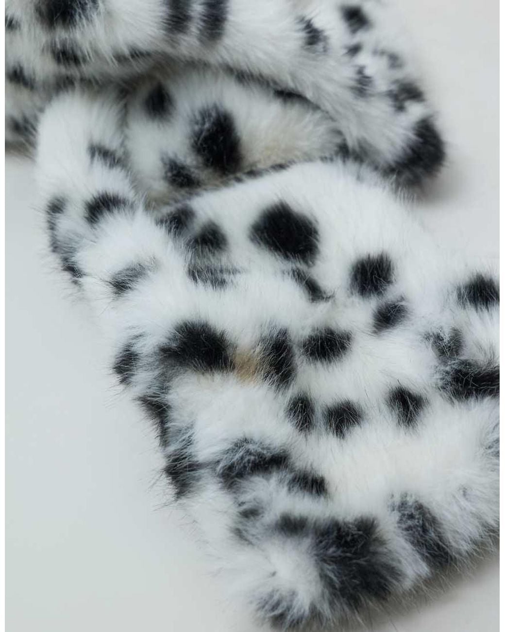 Vero Moda Gray Faux Fur Scarf