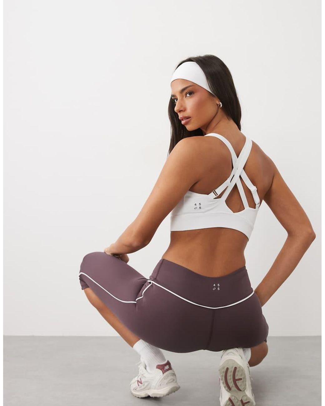 4505 White Icon Active High Support Scoop Neck Sports Bra With Adjustable Straps