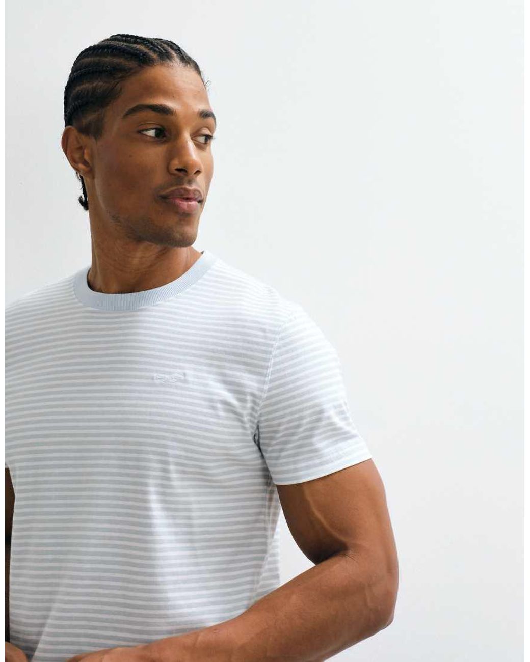 Hollister White Icon Logo Slim Fit Crew Neck T-shirt for men
