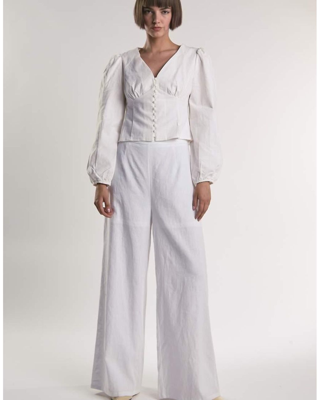 Glamorous White Long Sleeve Button Front V-Neck Blouse