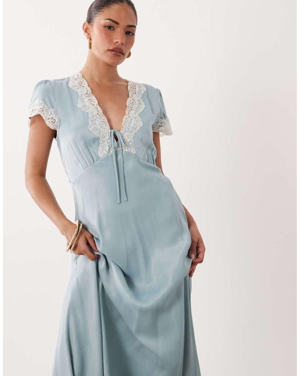 Nobody's Child Petite Blue Aida V-Neck Lace Trim Tie Detail Maxi Dress