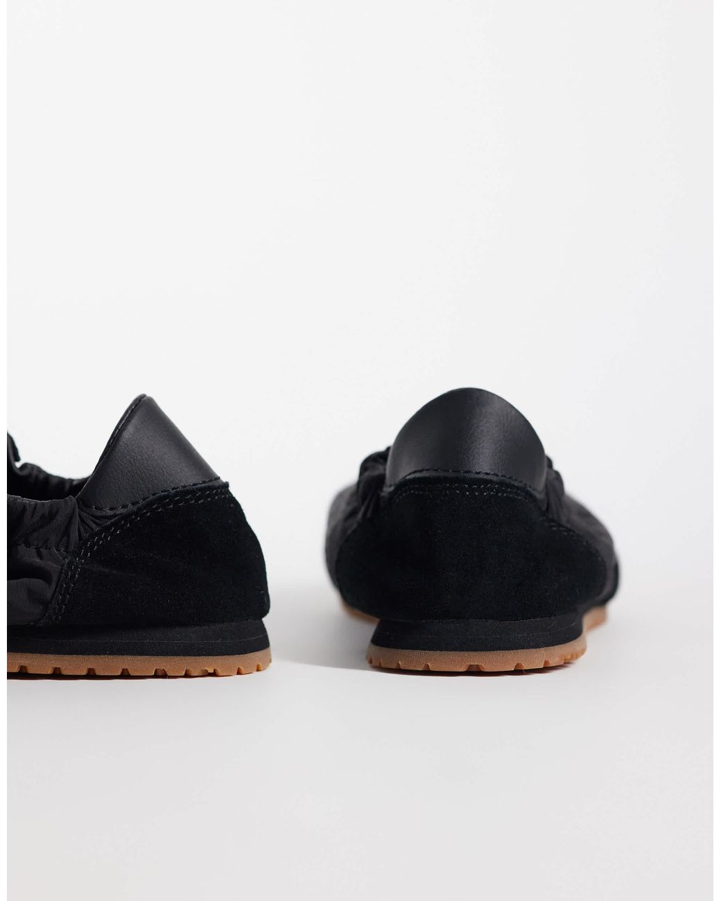 Vans Black Super low pro collapse sneaker