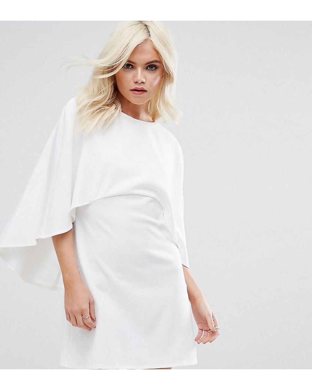Robe droite courte avec dos style cape ASOS en coloris Blanc | Lyst