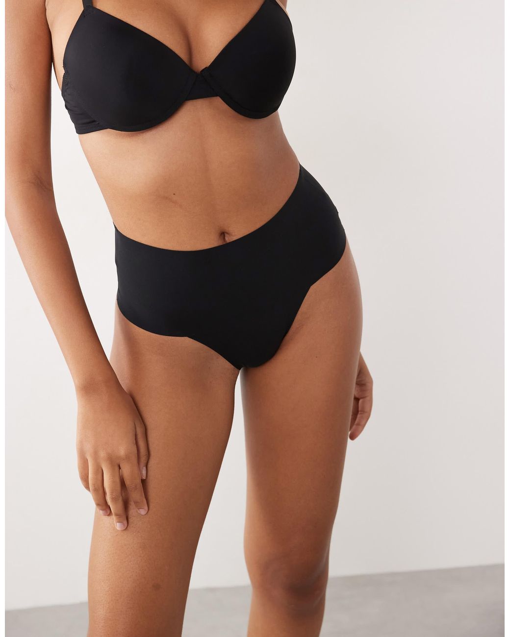 Spanx Black Supersmooth – undietectable – nicht sichtbarer tanga