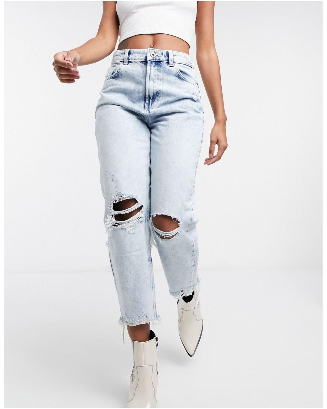 Bershka Mom Jeans Met Scheuren En Distressed Zoom in het Blauw | Lyst NL