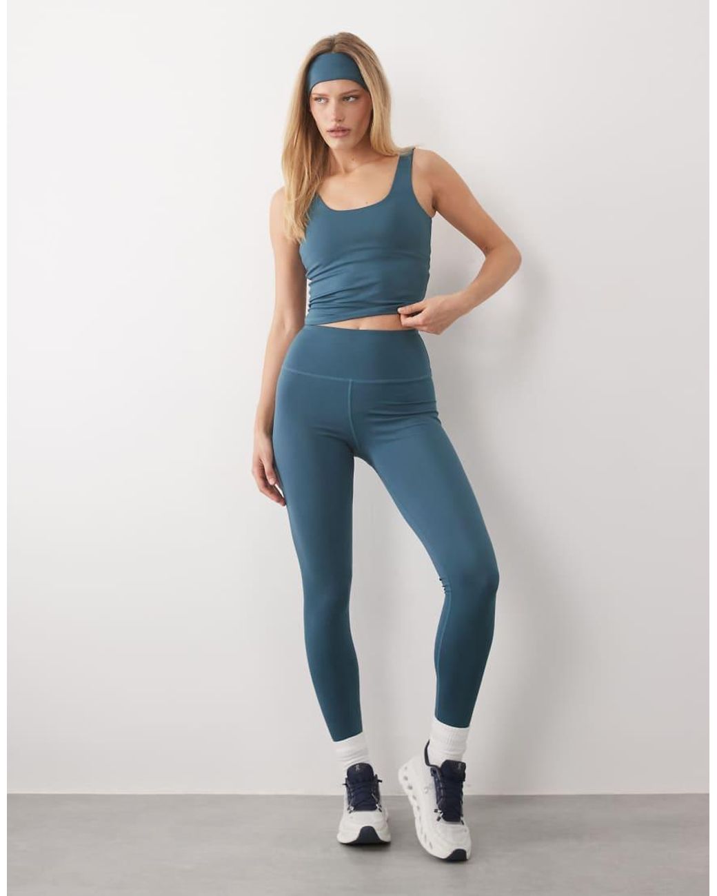 4505 Blue Active Square Neck Singlet With Inner Bra