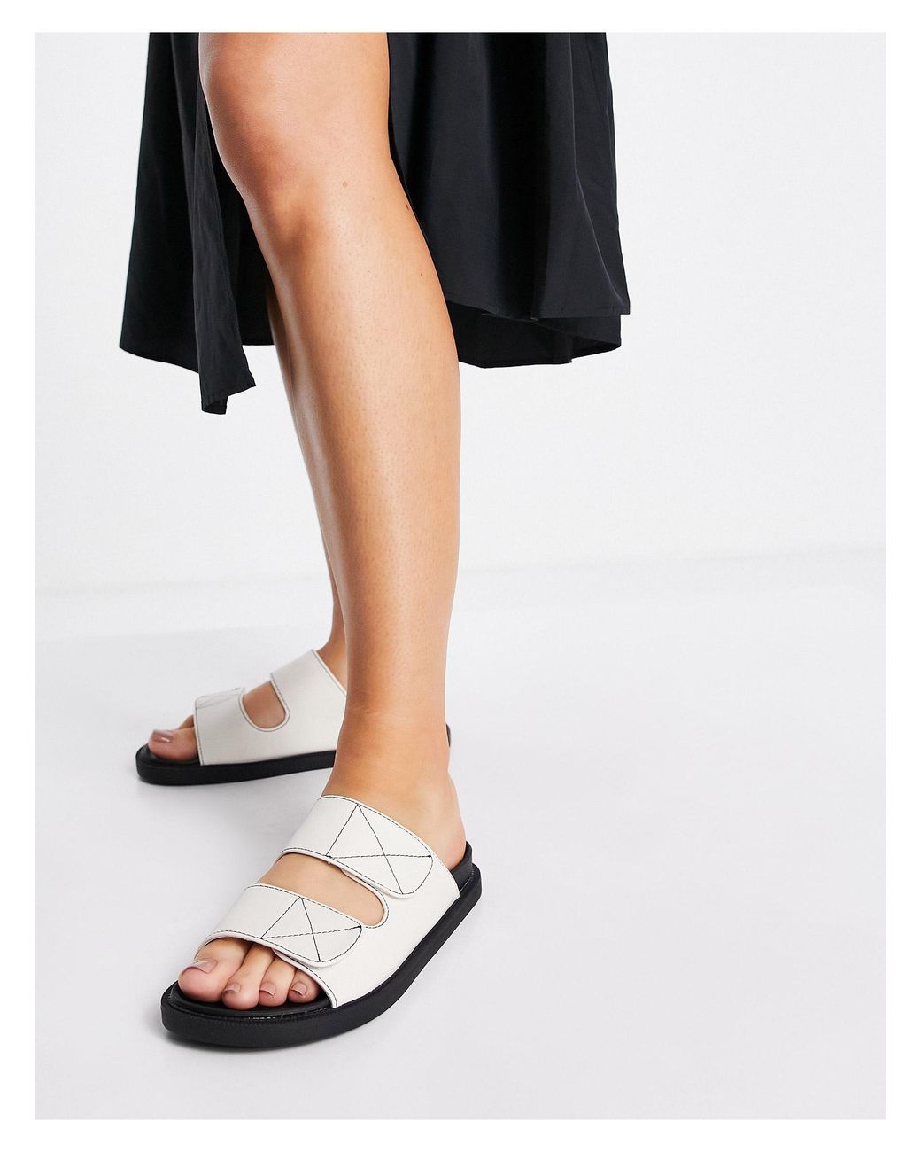 Zwarte Crossover Slippers met Dikke Gevlochten Zool - Uwantisell.nl