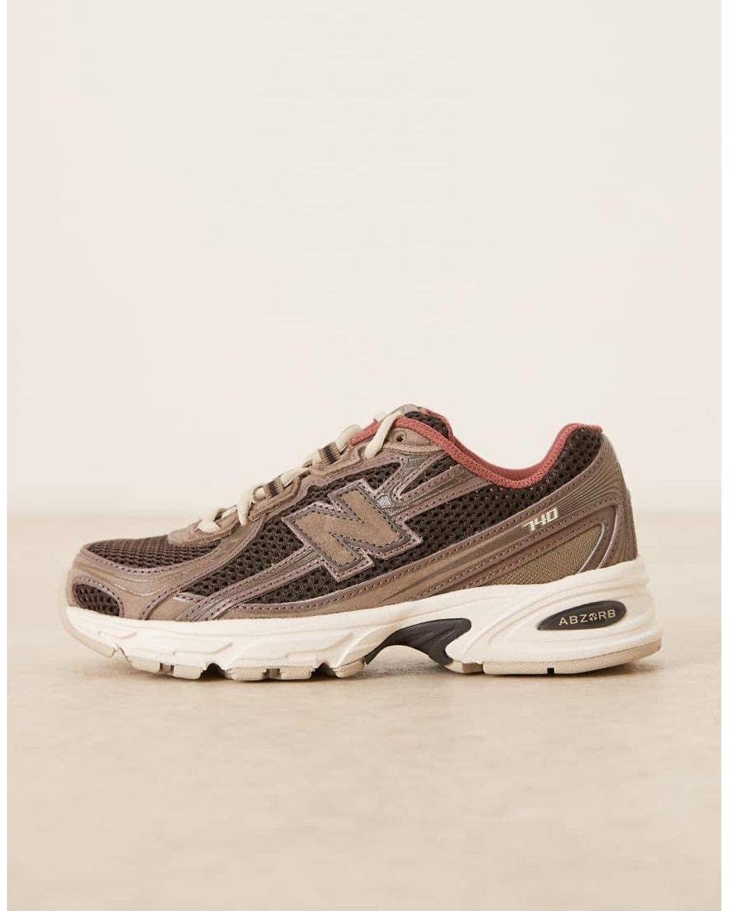 New Balance Brown 740 Trainers
