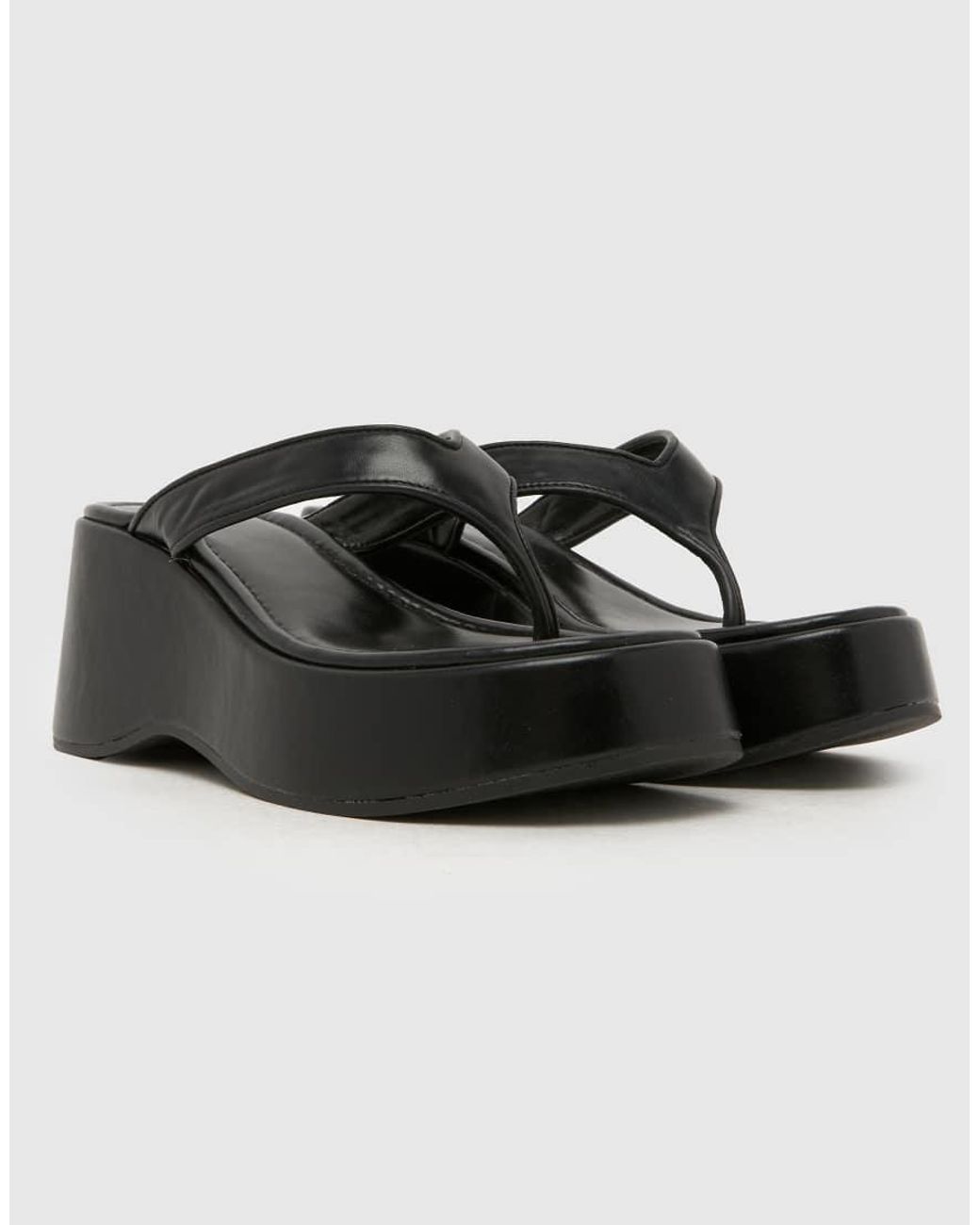 Schuh Black Tonio Flatform Toe Thong Sandal