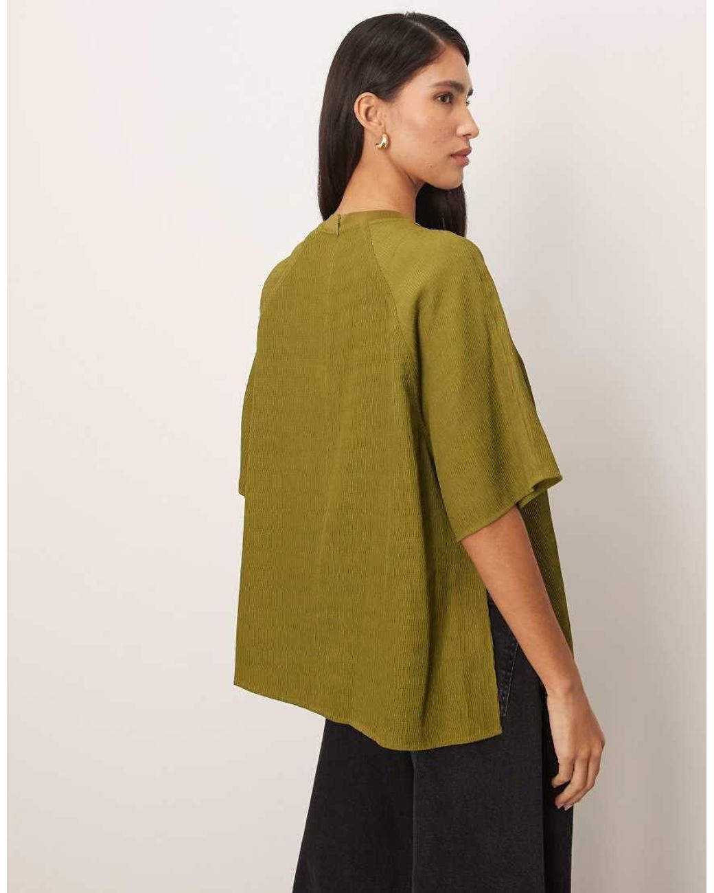ARRANGE Green Hybrid Textured Raglan Tee