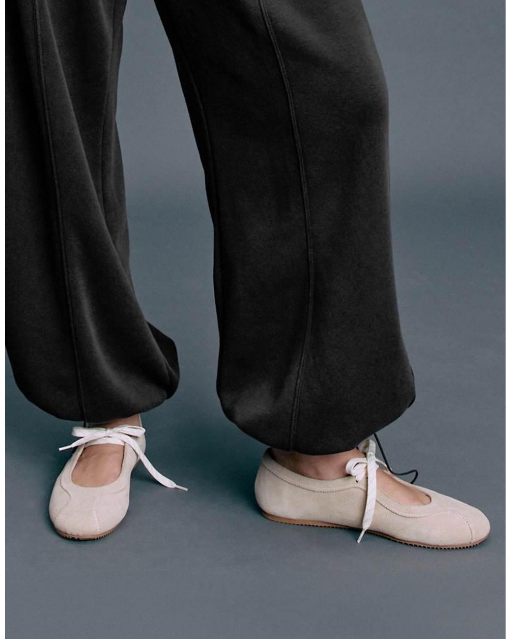 Stradivarius White Leather Bow Sneakerinas