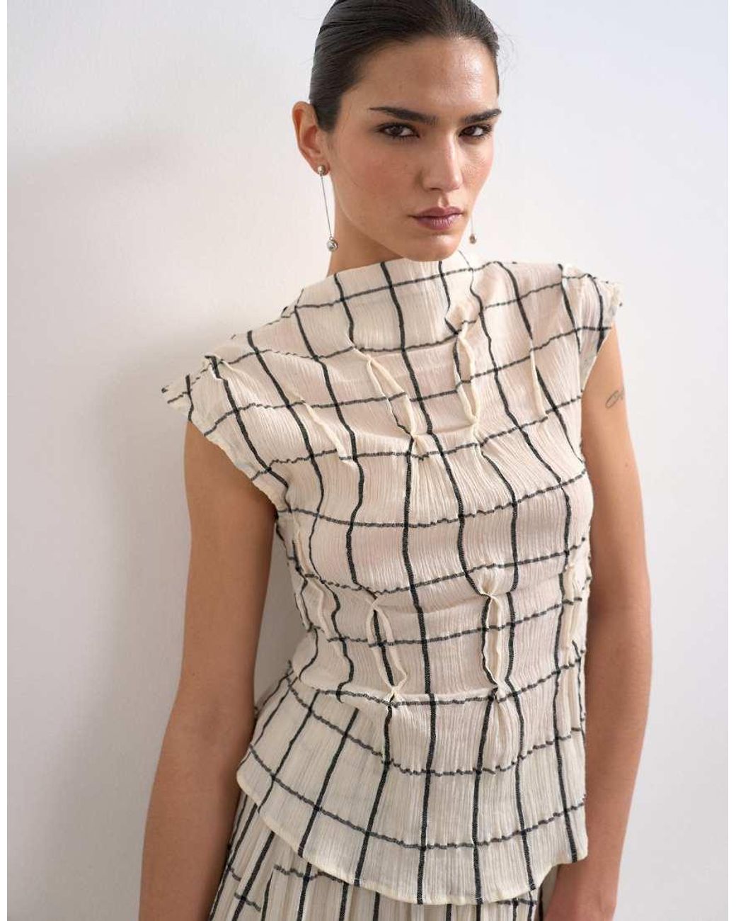 TOPSHOP Natural Sleeveless Pin Tuck Crinkle Top