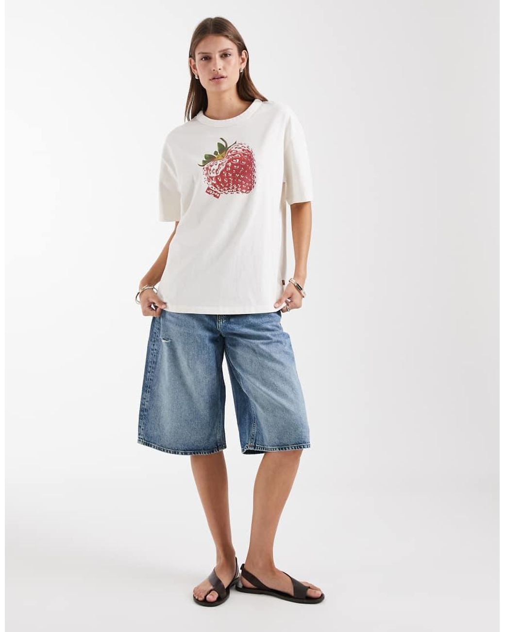 Levi's White Oversized Graphic Print T-Shirt