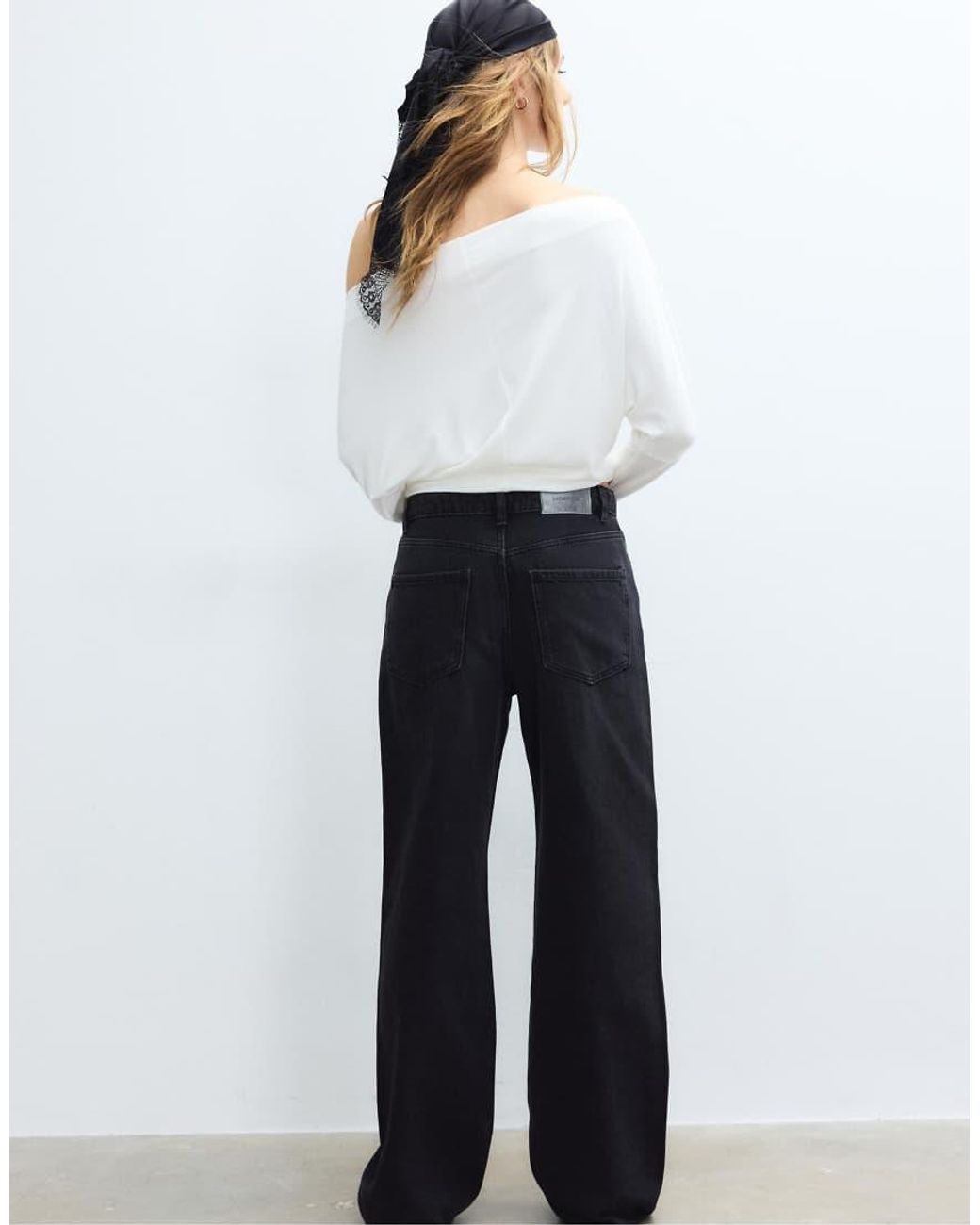 Stradivarius Blue Straight-Fit Jeans With Rhinestones