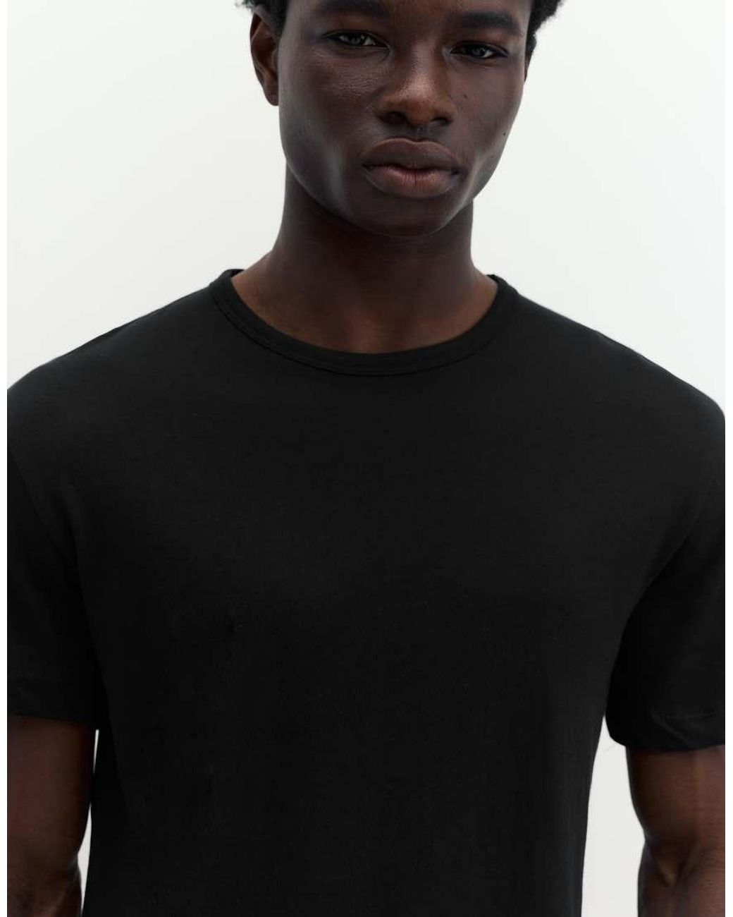 T-Shirt Basic Slim Nera di Pull&Bear in Black da Uomo