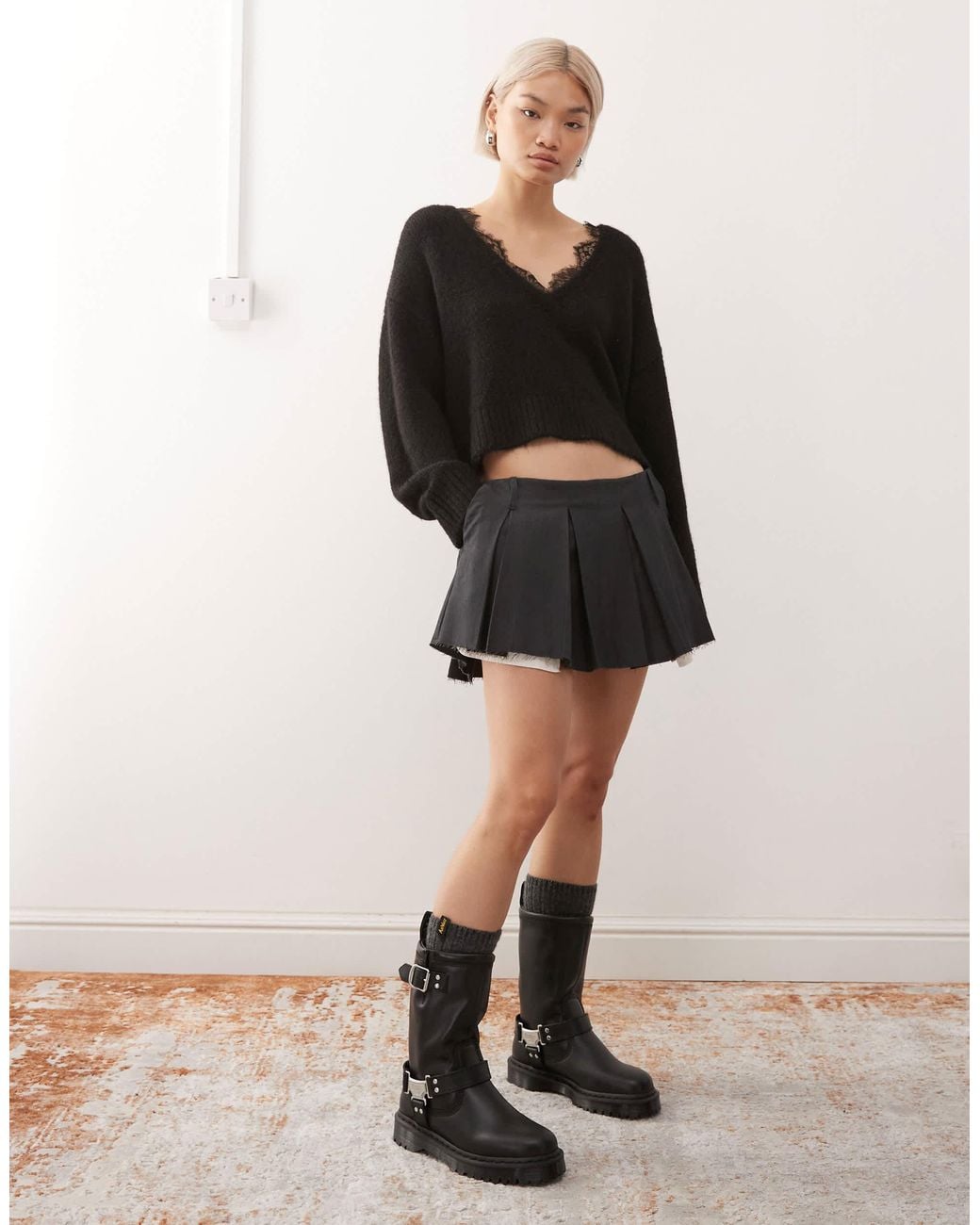 Monki Black – flauschiger strickpullover
