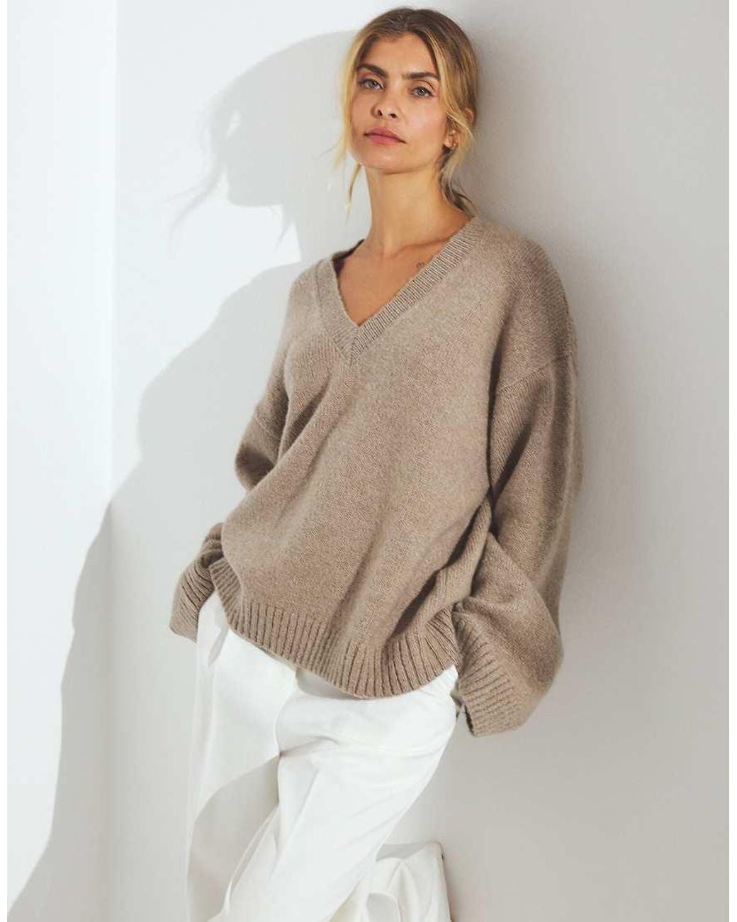 NA-KD Natural Knitted V-Neck Wool Blend Sweater